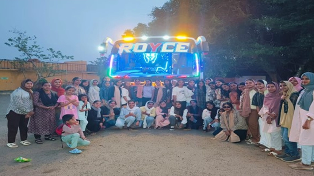 Pleasure Trip to Flora Fantasia Amusement Park
